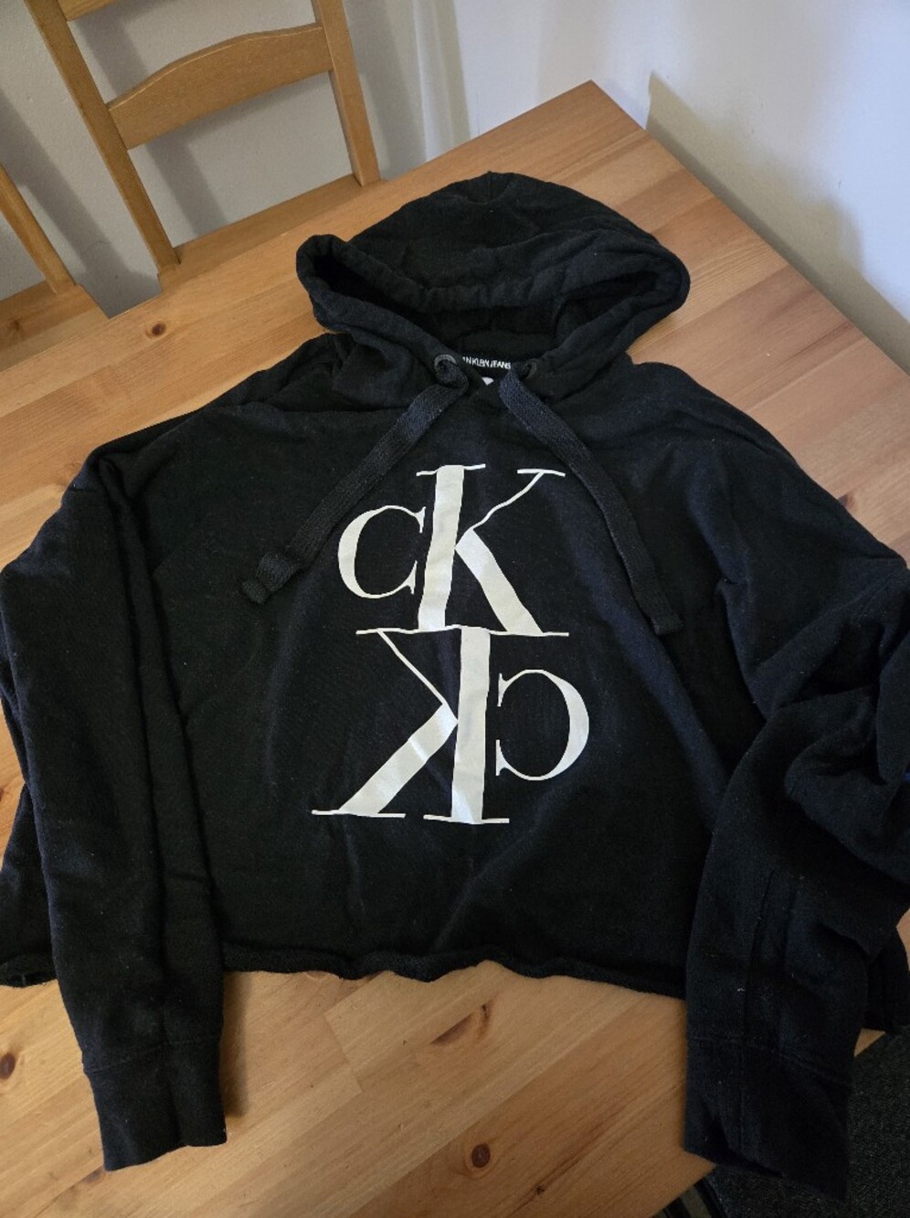 Women's Cropped Black Logo Pullover Hoodie
